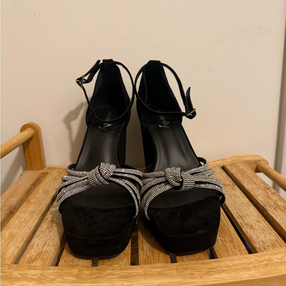 Vivianly Black and Silver Strappy Heels